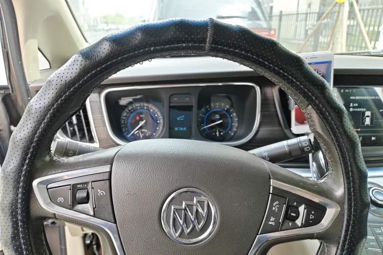 Used Buick GL8 2013 3.0L GT Luxury Business Haoya Edition
