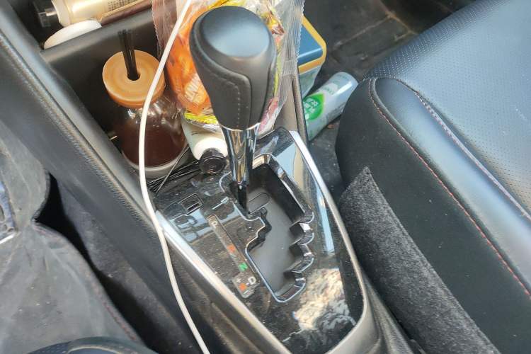 Used Toyota YARiS L Zhi Xuan 2020 1.5L CVT Luxury Edition Gear Lever