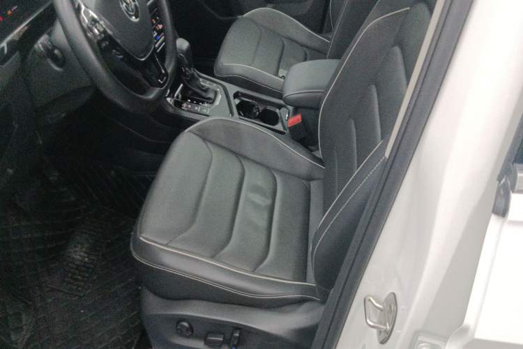 Used Volkswagen Tiguan L New Energy 2020 430 PHEV Plug-in Hybrid Flagship Edition Left Front Seat