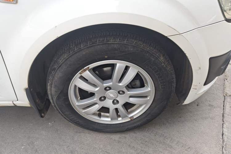 Used Chevrolet Aveo Sonic 2011 Sedan 1.4L MT SL