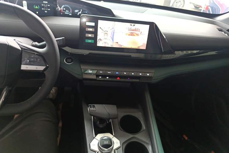 Used CHANGAN UNI-V iDD 2024 Blue Whale Smart Electric iDD 136km ZhiKu Model