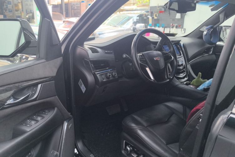 Used Cadillac Escalade 2017 6.2L ESV Platinum Edition Extended-Length Version