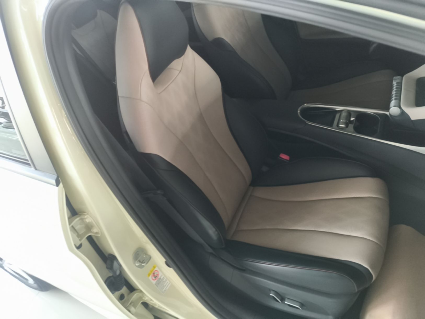 BYD Dolphin 2023 420 km Fashion Edition — снимка 19