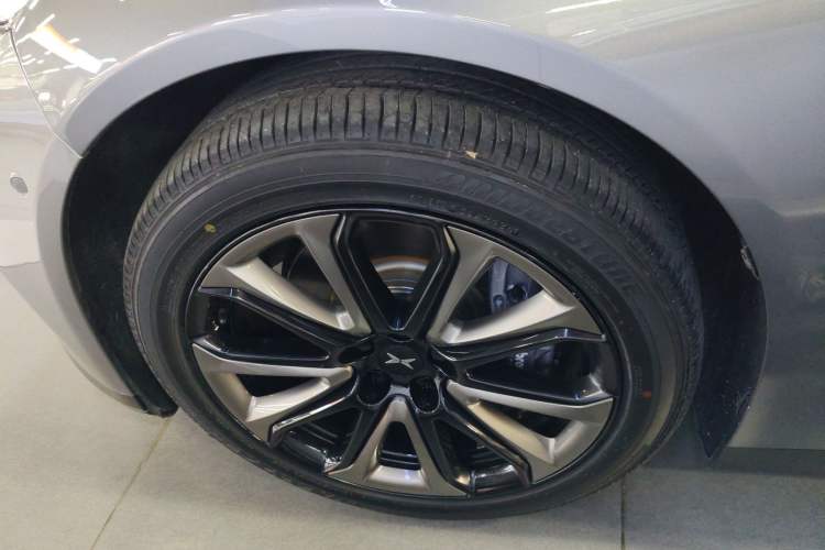 Used XPeng P7 2022 670N+ Left Front Wheel Hub