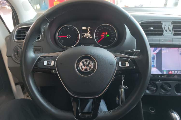Used Volkswagen Polo 2016 1.6L Automatic Comfort Model