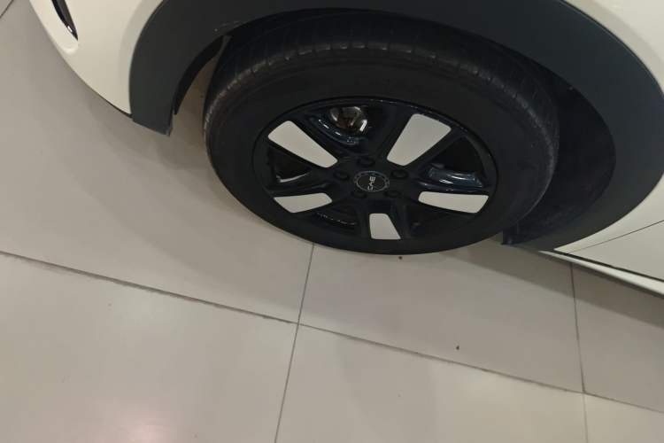 Used BYD Dolphin 2025 Intelligent Driving Version 410 km Fashion Edition Left Front Wheel Hub