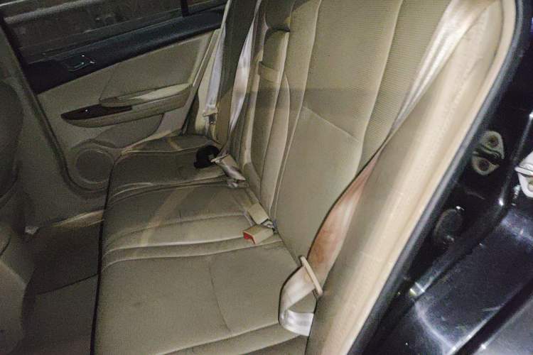 Used BYD G6 2012 2.0L Manual Luxury Version
