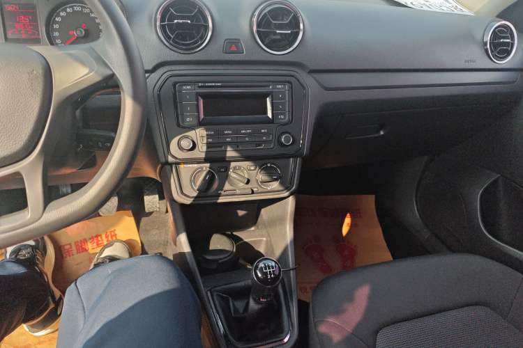 Used Volkswagen Jetta 2017 1.5L Manual Fashion Edition