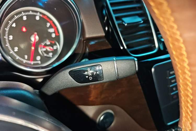 Used Mercedes-Benz GLS 2018 Refreshed GLS 400 4MATIC Dynamic Edition Gear Lever