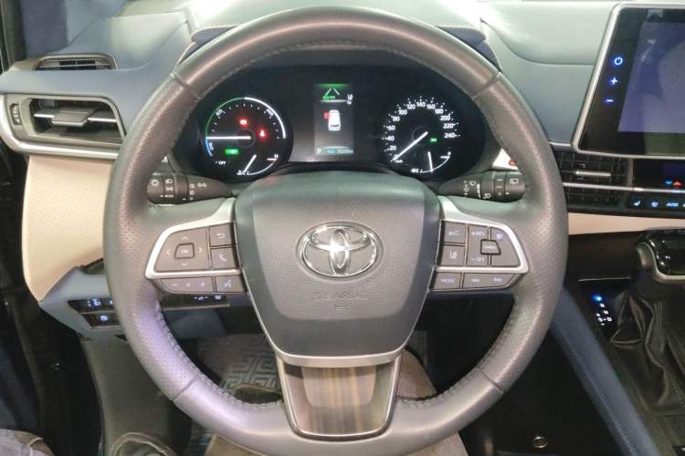 Used Toyota Sienna 2021 2.5L Hybrid Luxury Edition