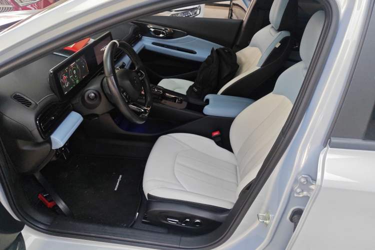 Used GAC Trumpchi EMPOW 2023 Shadow Leopard H Smart Hybrid Edition