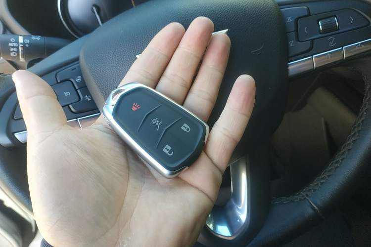 Used Cadillac XT4 2022 28T Two-Wheel-Drive Luxury Version