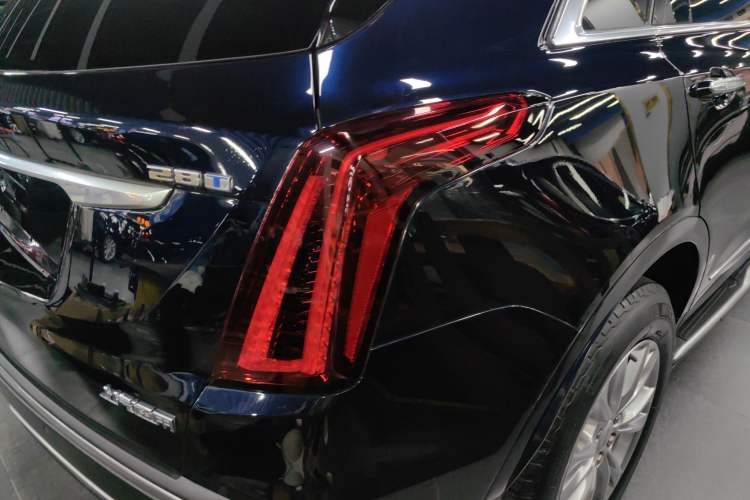 Used Cadillac XT5 2022 2.0T Two-Wheel Drive Luxury Version Exterior 3