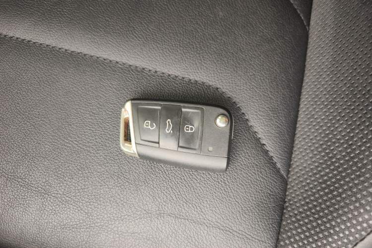 Used Volkswagen Tayron 2020 330TSI Two-Wheel Drive Luxury Smart Connectivity Version Vehicle Key