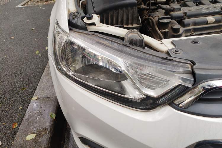 Used Chevrolet Aveo Sonic 2014 Sedan 1.4SL MT Comfort Edition
