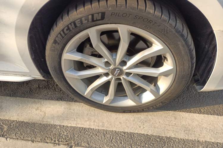 Used Audi A4L 2019 40 TFSI Fashion Edition China VI Emission Standard