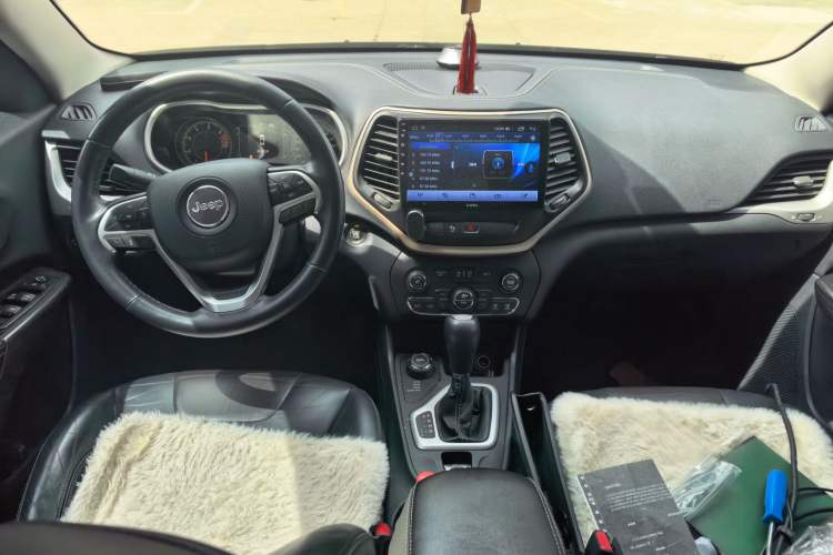 Used Jeep Cherokee 2016 2.4L Professional Edition Center Console