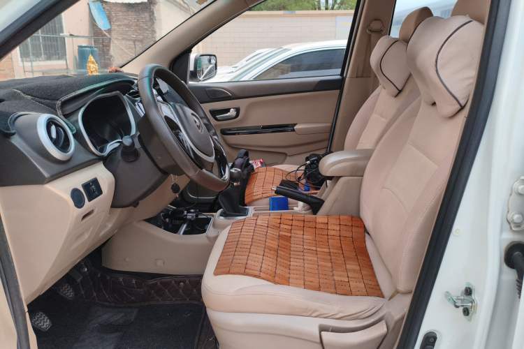 Used Jinbei 750 2016 1.5L Luxury Model Left Front Seat