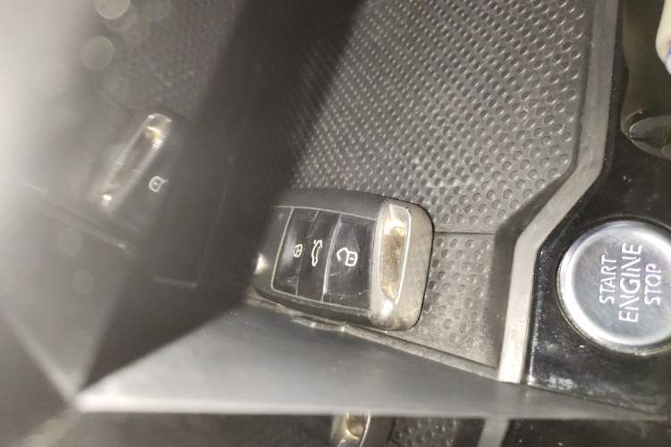 Used Volkswagen T-ROC 2020 280TSI DSG Two-Wheel Drive Comfort Version