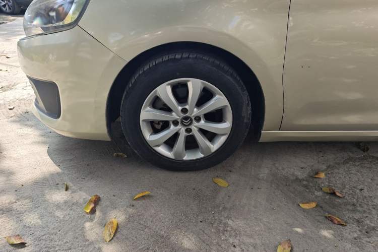 Used Citroen C4 Sega 2016 1.6L Manual Comfort Model Exterior 4