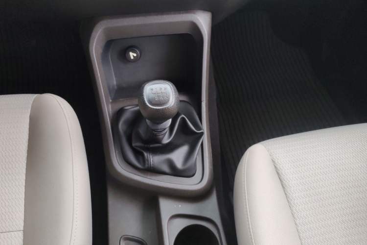 Used Wuling Hongguang V 2022 1.5L Jingqu Edition Electric-Assist LAR Gear Lever