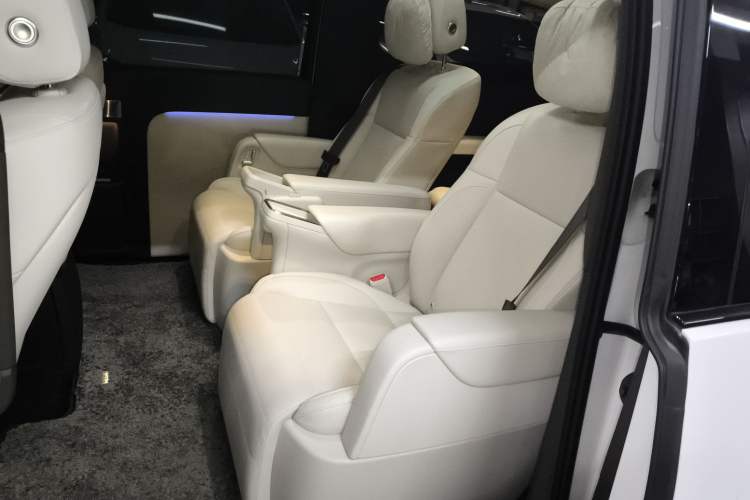 Used Li Auto MEGA 2024 Ultra Model
