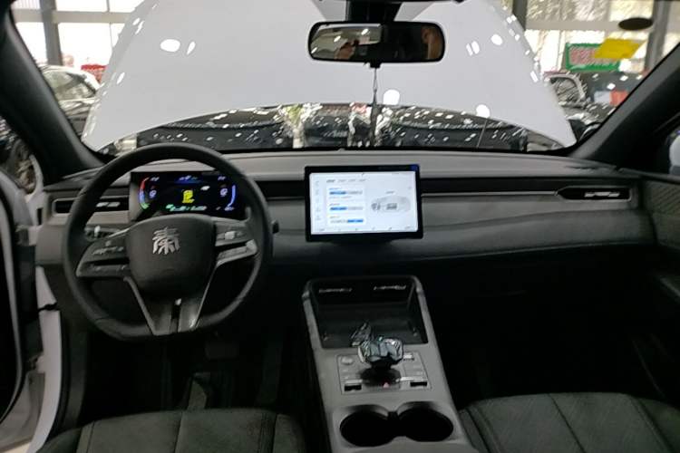 Used BYD Qin PLUS 2025 DM-i Smart Drive 55KM Leading Model