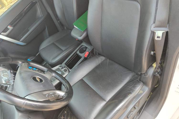 Used Chevrolet Captiva 2012 2.4L 4x4 Flagship Edition 7 Seats