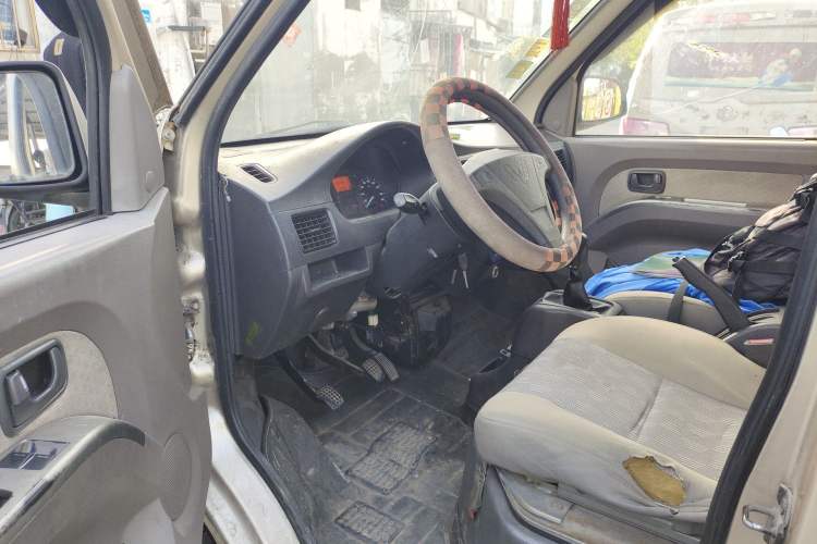 Used Wuling Rongguang 2012 1.5L Extended Standard Version Driver Seat