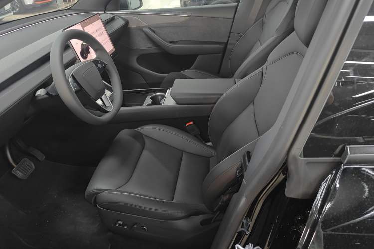 Used Tesla Model Y L 2025 Model Long-Range All-Wheel-Drive Version
