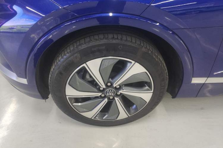 Used Buick E5 2023 Avia Four-Wheel Drive Version
