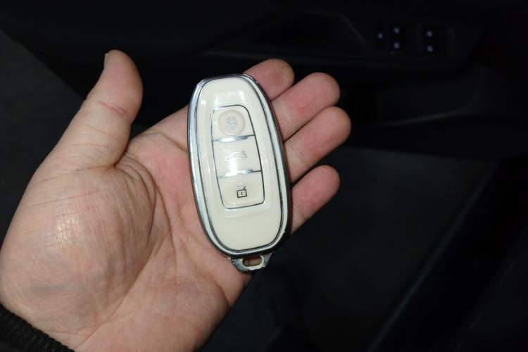 Used Hongqi E-QM5 2022 431 km Charge & Enjoy Edition