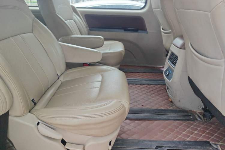 Used FORTHING Lingzhi 2018 M5L 1.6L 7-Seater Luxury Model