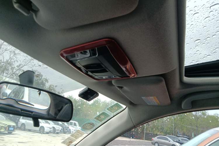 Used Honda Vezel 2015 1.8L CVT 2WD Luxury Model