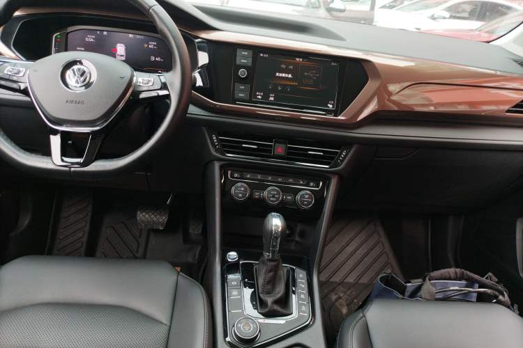 Used Volkswagen Tharu 2019 330TSI Four-Wheel Drive Flagship Model China VI Standard Audio And AC Panel