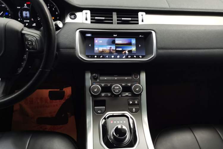 Used Land Rover Range Evoque 2018 240 PS SE Smart Brilliance Edition
