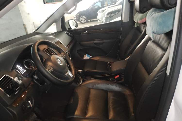 Used Volkswagen Sharan 2013 1.8TSI Comfort Model Euro IV
