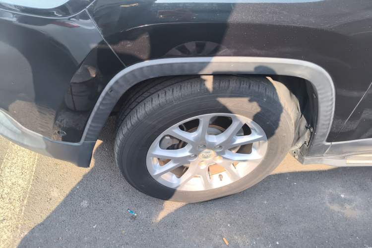 Used Jeep Cherokee 2016 2.4L Leading Edition
