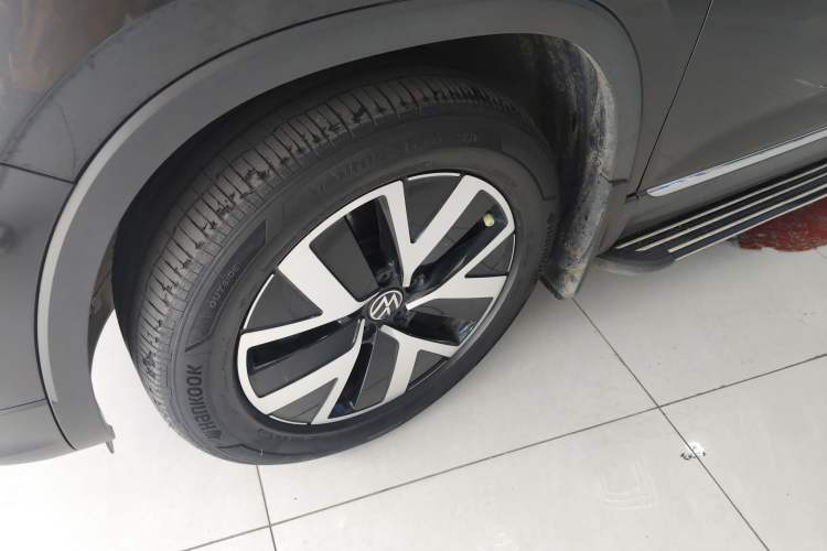 Used Volkswagen Tayron 2023 330TSI Two-Wheel-Drive Luxury Plus Advanced Version Left Front Wheel Hub