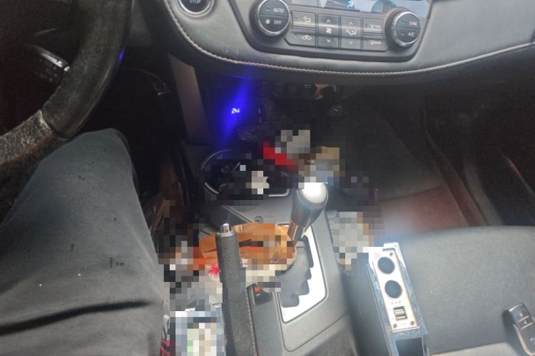 Used Toyota RAV4 2016 2.0L CVT Two-Wheel Drive Smart Edition China V Standard Gear Lever