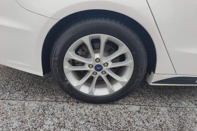 Used Ford Mondeo 2020 EcoBoost 180 Stylish Model Right Rear Wheel Hub