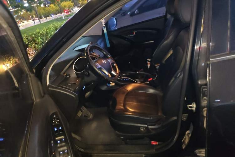 Used Hyundai ix35 2010 2.0L Automatic Two-Wheel Drive Elite Edition GLS Left Front Seat