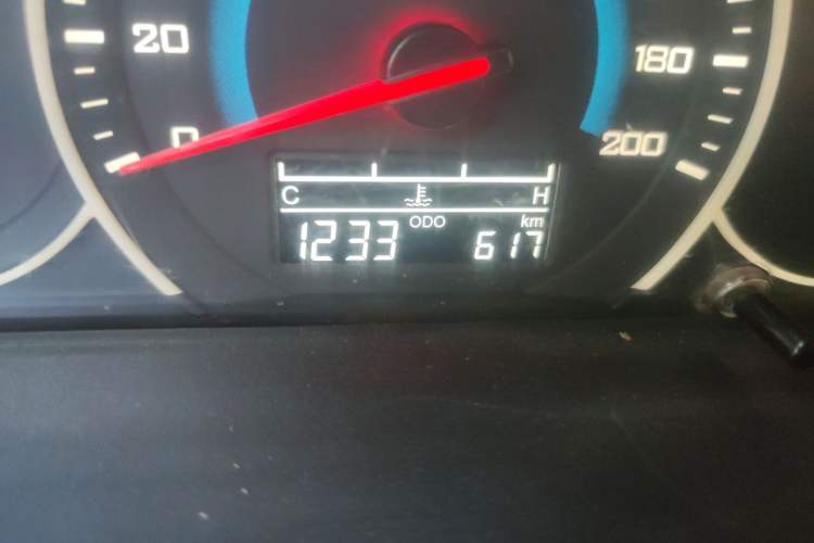 Used Wuling Rongguang V 2015 1.5L Base Version
