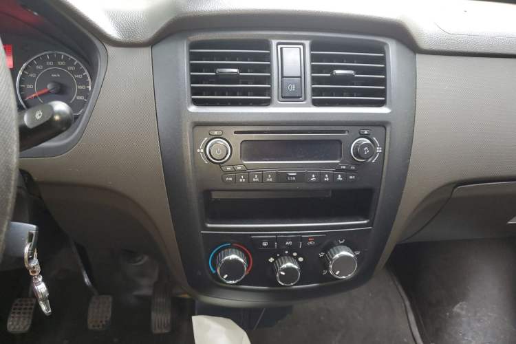 Used Wuling Rongguang 2014 1.2L S Base Model
