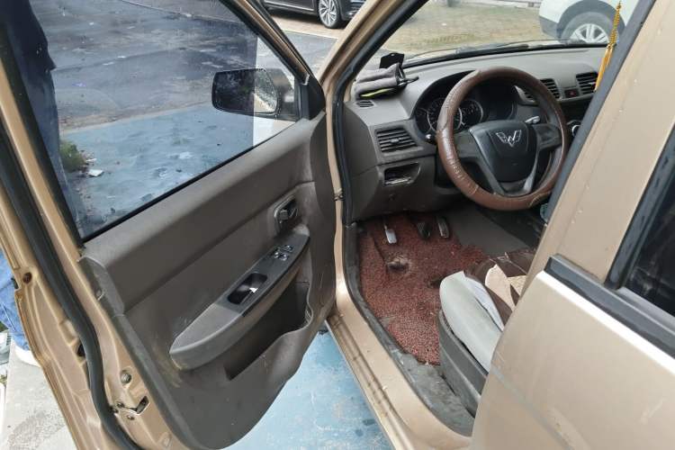 Used Wuling Hongguang 2014 1.2L Base Model China IV
