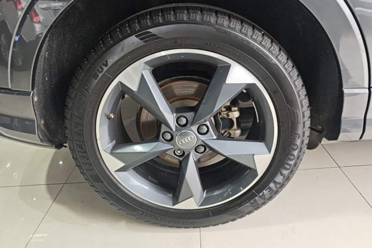 Used Audi Q3 2019 40 TFSI Fashion Dynamic Model Right Rear Wheel Hub