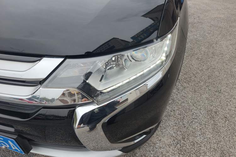 Used Mitsubishi Outlander 2018 2.0L Two-Wheel Drive Glory Edition 5 Seats Left Front Headlight