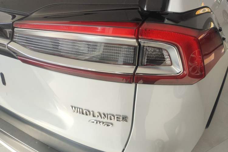 Used Toyota Wildlander 2020 2.0L CVT 4x4 Luxury Edition
