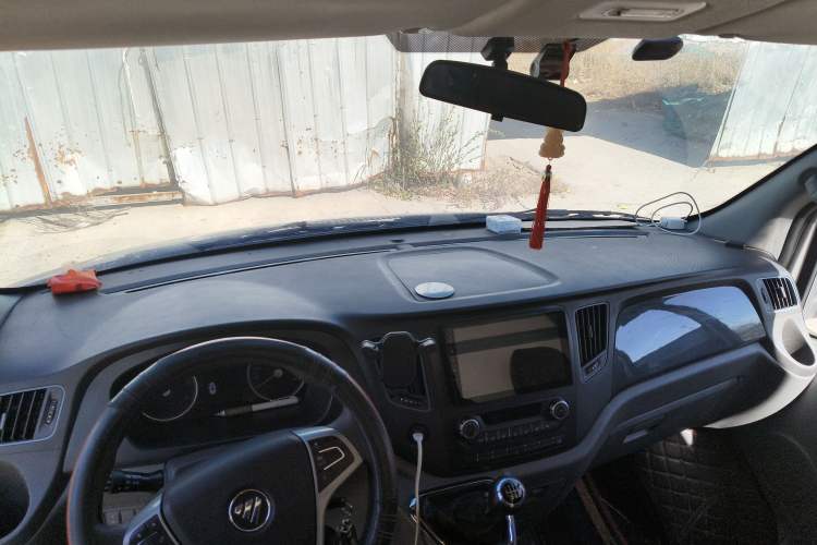 Used Foton Toano 2024 Joyear Multi-Function 2.0T Manual Long-Wheelbase Mid-Roof Model with Single Rear Tire Available in 5/6/7/9-Seater Configurations