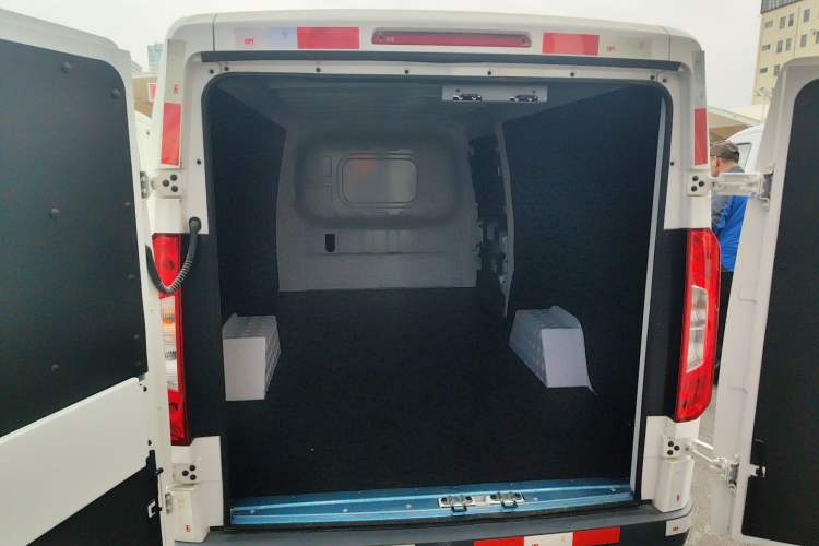 Used Foton Intelligent Blue Elf E7 2024 Facelifted All-Electric Van Flat Roof 2 Seats Evey Lithium Energy 41.86 kWh
